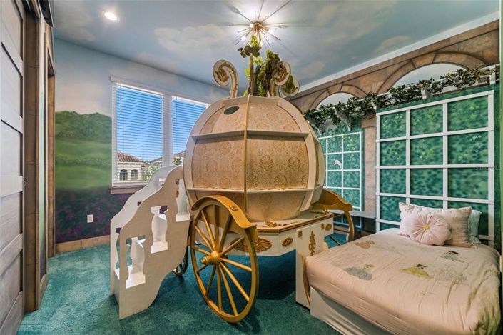 Image No.20-10 Bed Property for sale