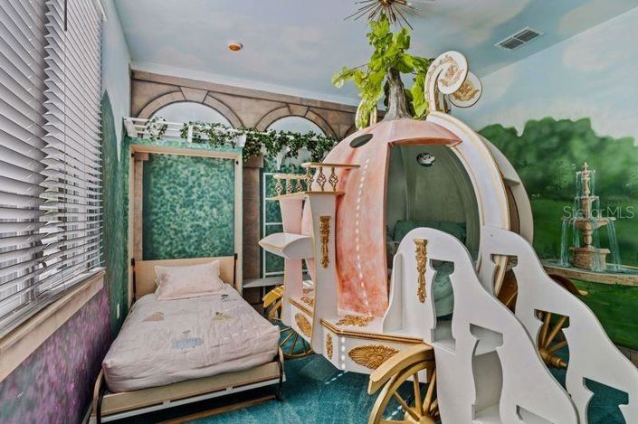 Image No.21-10 Bed Property for sale