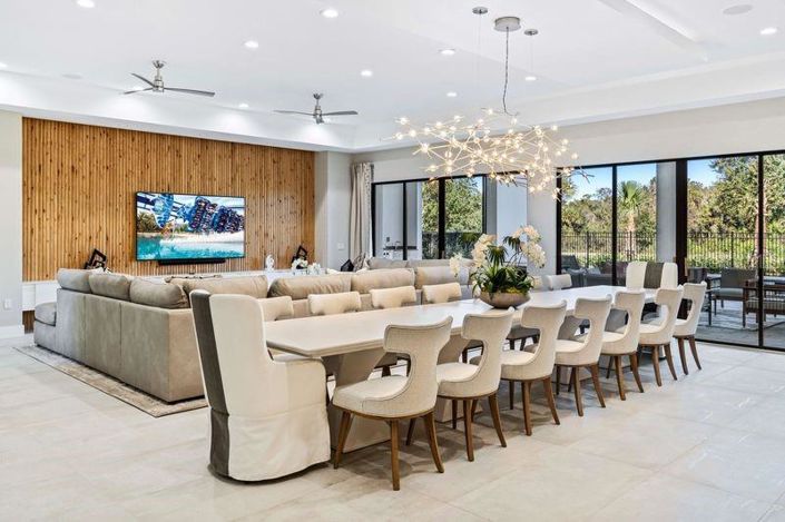 Image No.28-10 Bed Property for sale