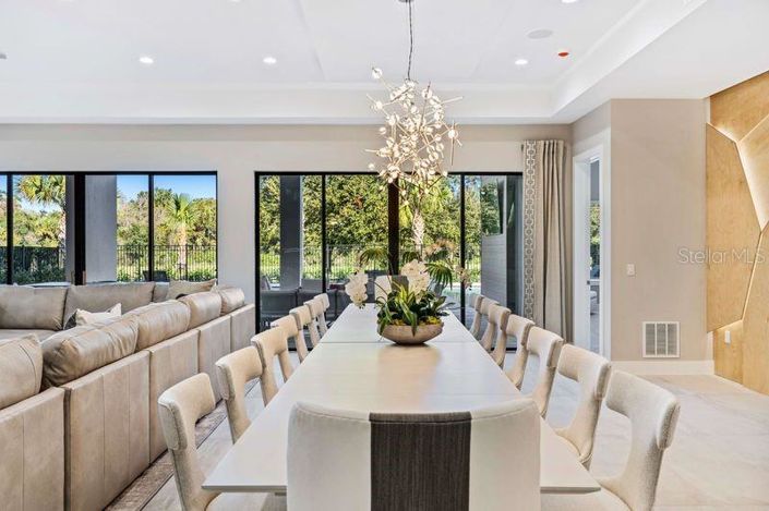 Image No.29-10 Bed Property for sale