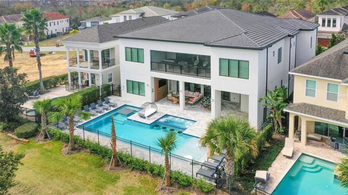 Image No.3-10 Bed Property for sale