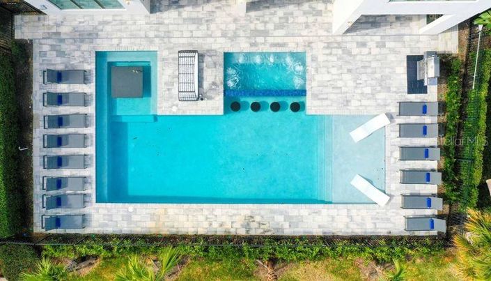 Image No.4-10 Bed Property for sale