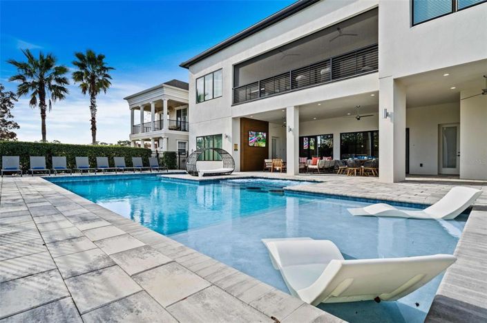 Image No.5-10 Bed Property for sale