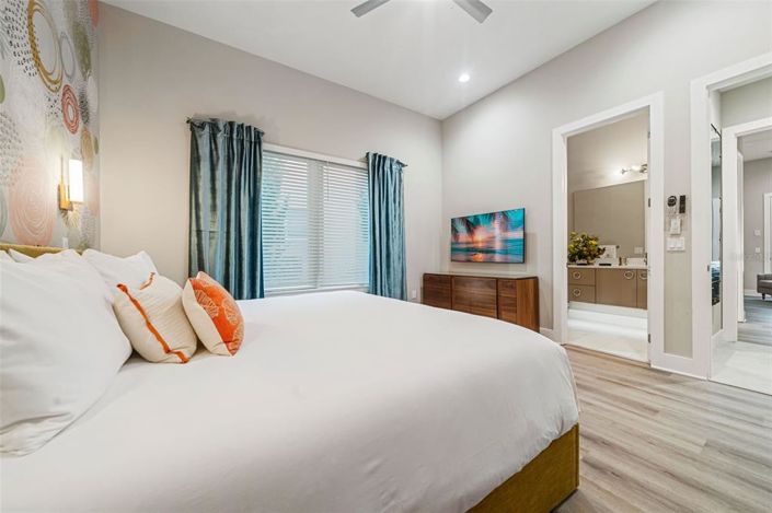 Image No.50-10 Bed Property for sale