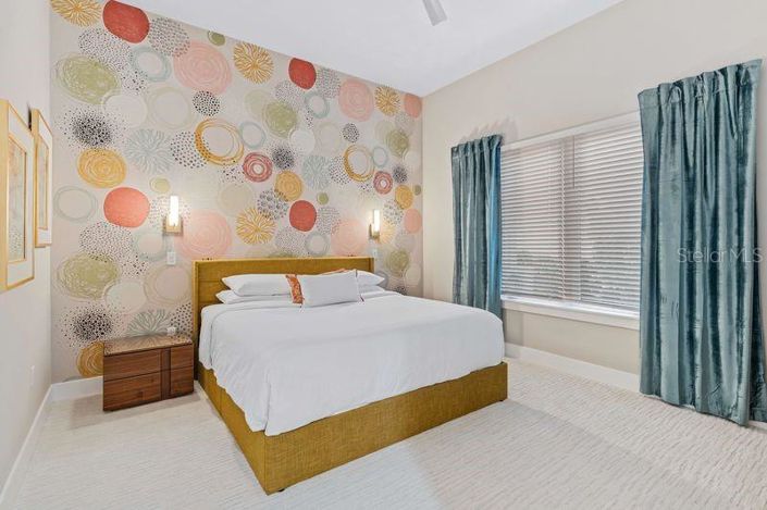 Image No.51-10 Bed Property for sale