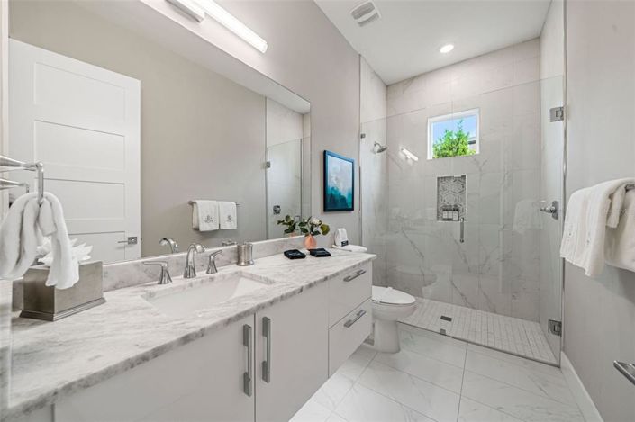 Image No.55-10 Bed Property for sale