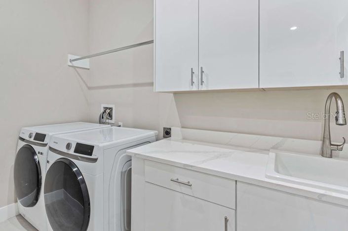 Image No.62-10 Bed Property for sale