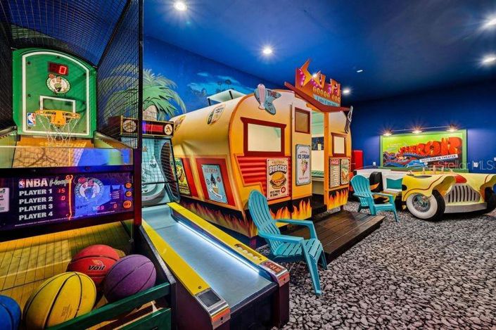 Image No.68-10 Bed Property for sale