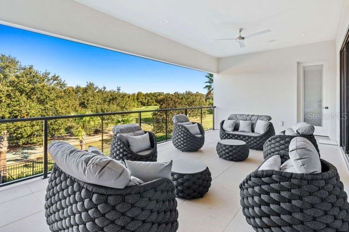 Image No.7-10 Bed Property for sale