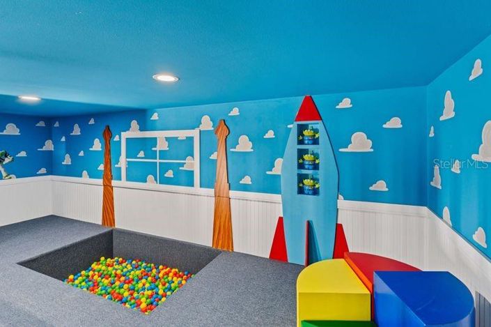 Image No.72-10 Bed Property for sale