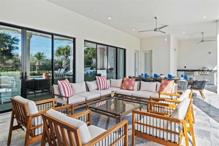 Image No.78-10 Bed Property for sale