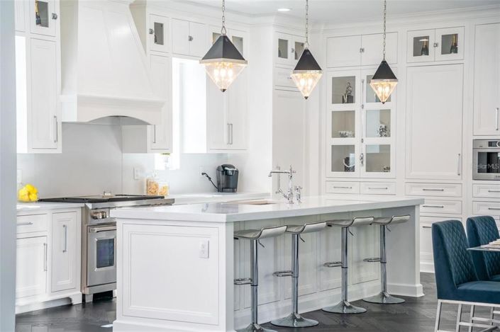 Image No.17-5 Bed Property for sale