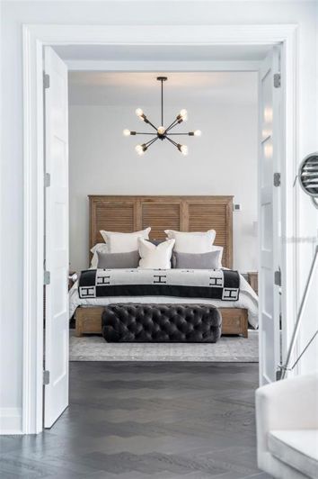 Image No.26-5 Bed Property for sale