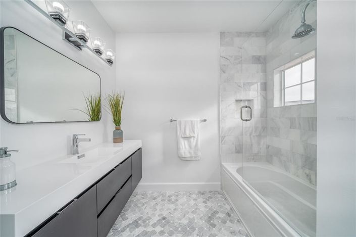 Image No.34-5 Bed Property for sale