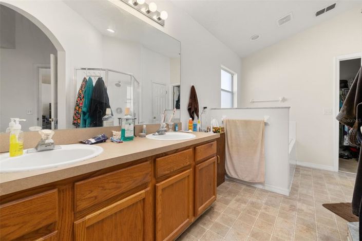 Image No.30-3 Bed Property for sale