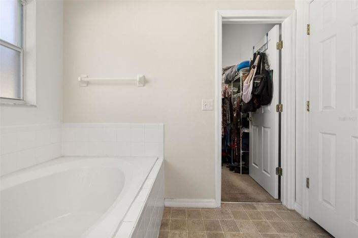 Image No.32-3 Bed Property for sale