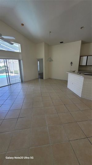 Image No.2-Propriété de 4 chambres à vendre à Davenport