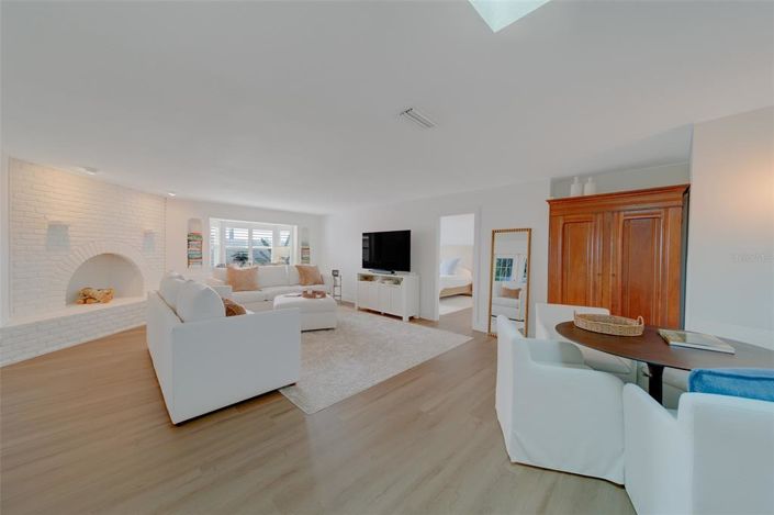 Image No.22-3 Bed Property for sale