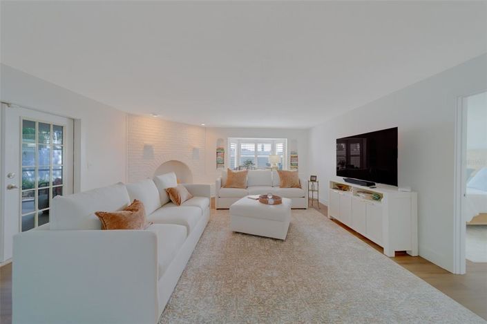 Image No.23-3 Bed Property for sale