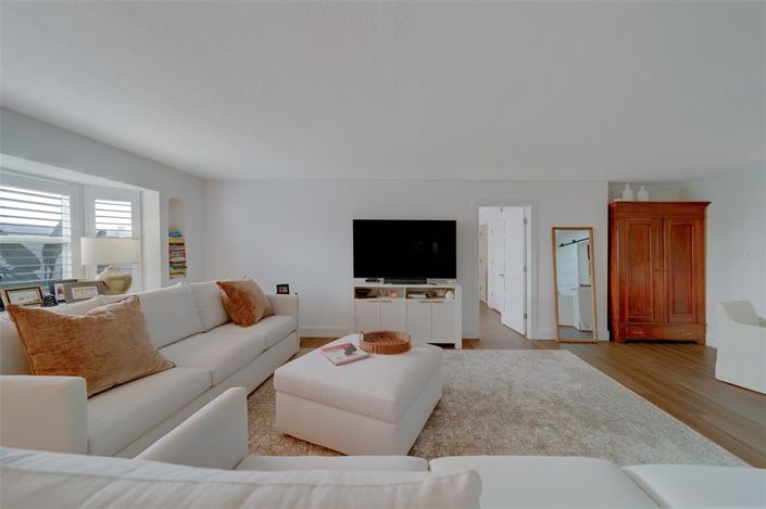 Image No.25-3 Bed Property for sale