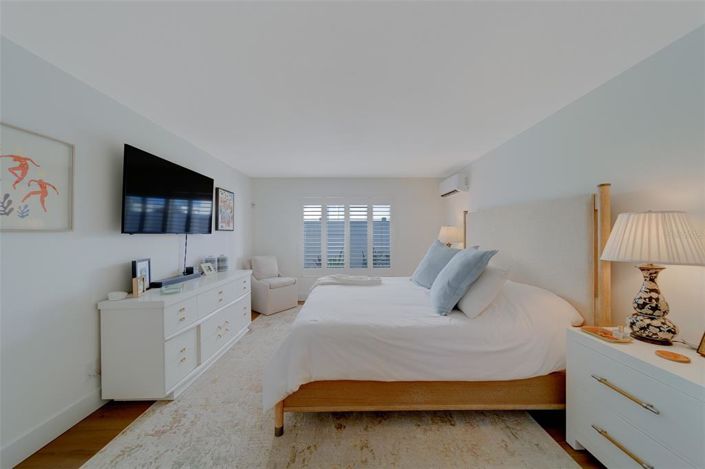 Image No.30-3 Bed Property for sale