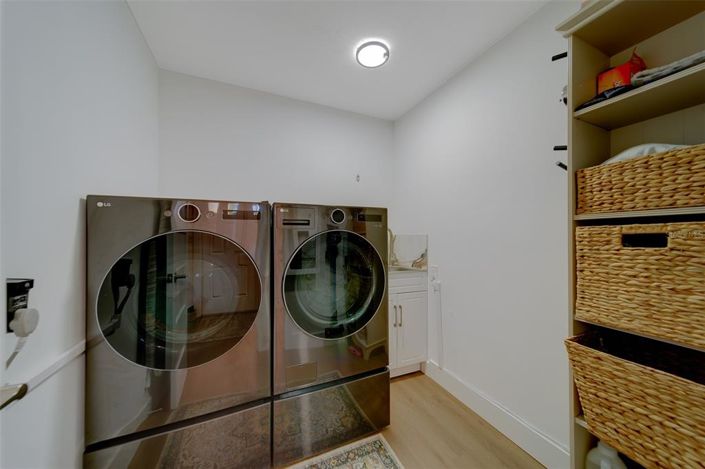 Image No.47-3 Bed Property for sale