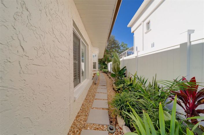 Image No.53-3 Bed Property for sale