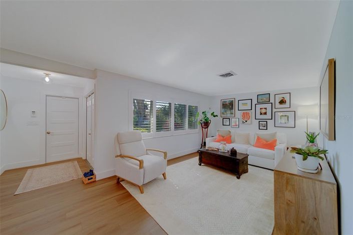 Image No.6-3 Bed Property for sale