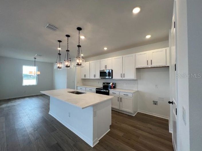 Image No.10-3 Bed Property for sale