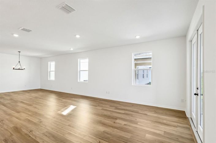 Image No.10-3 Bed Property for sale