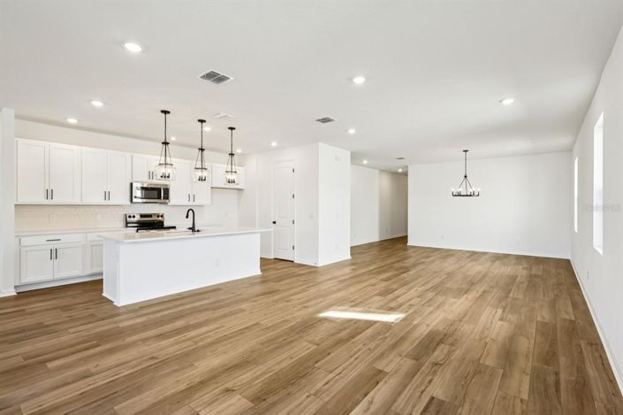 Image No.13-3 Bed Property for sale