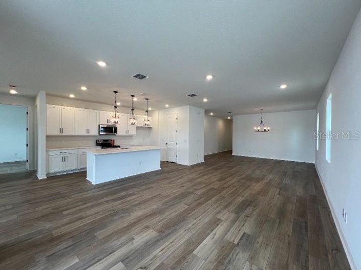 Image No.8-3 Bed Property for sale