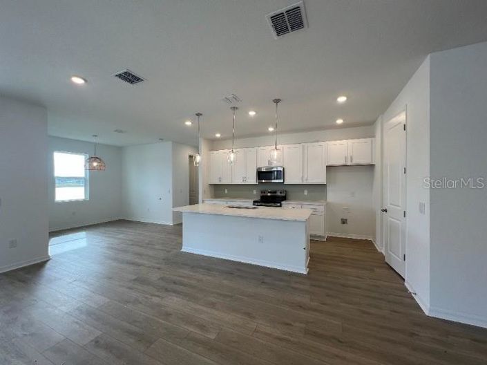 Image No.10-3 Bed Property for sale