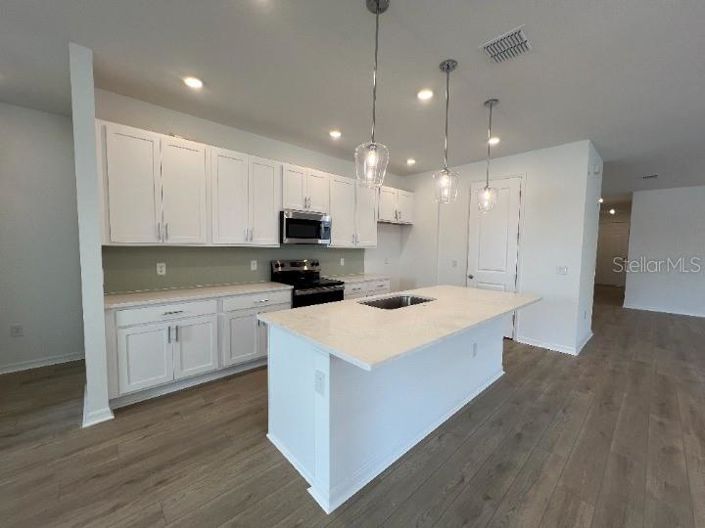 Image No.12-3 Bed Property for sale