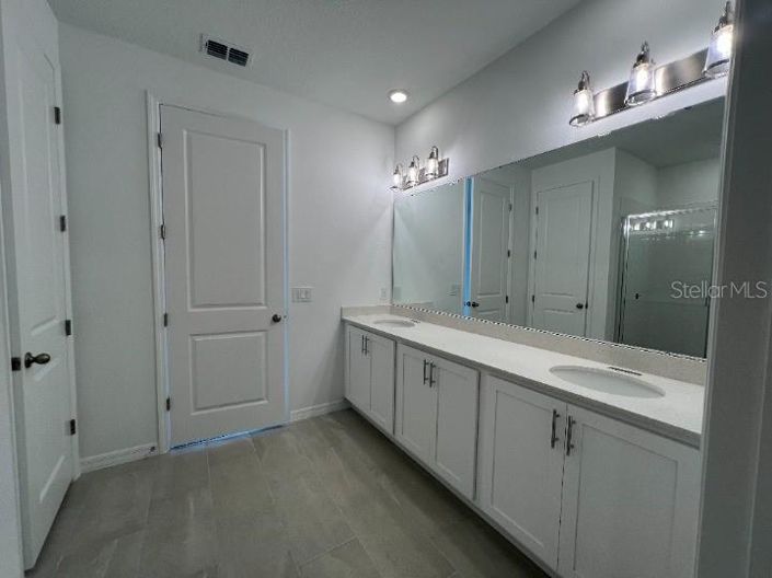 Image No.29-3 Bed Property for sale