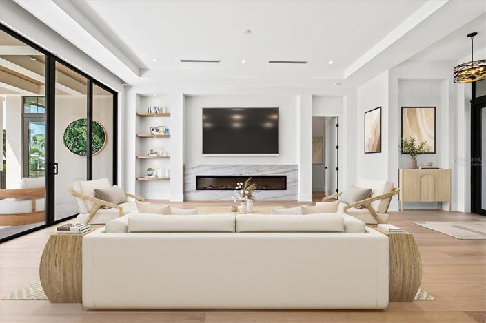 Image No.12-4 Bed Property for sale