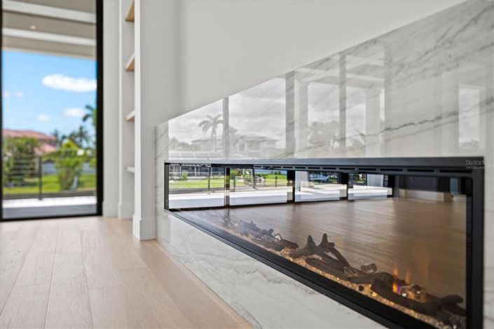 Image No.13-4 Bed Property for sale