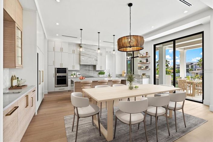 Image No.15-4 Bed Property for sale