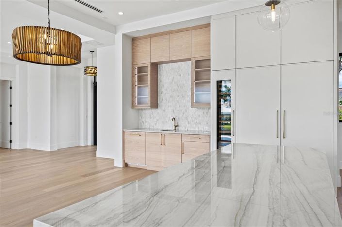 Image No.21-4 Bed Property for sale