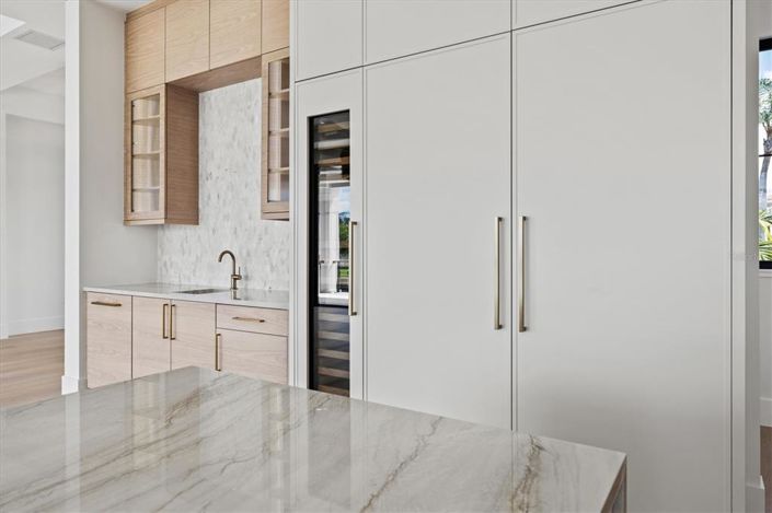 Image No.23-4 Bed Property for sale