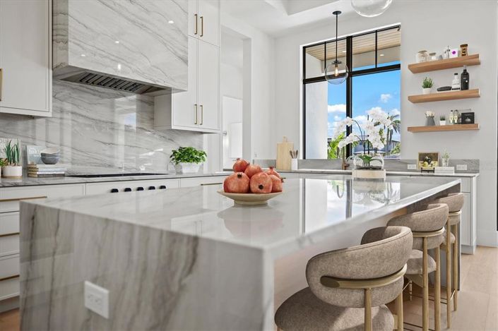 Image No.28-4 Bed Property for sale