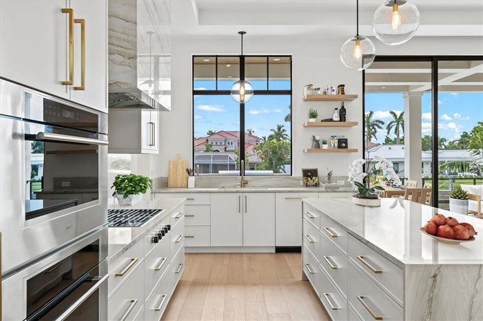 Image No.30-4 Bed Property for sale