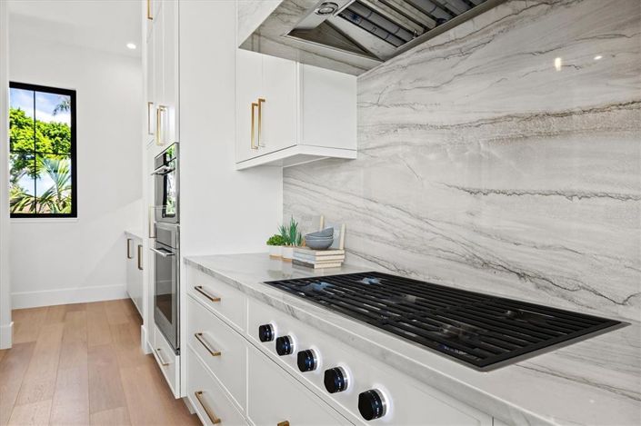 Image No.31-4 Bed Property for sale