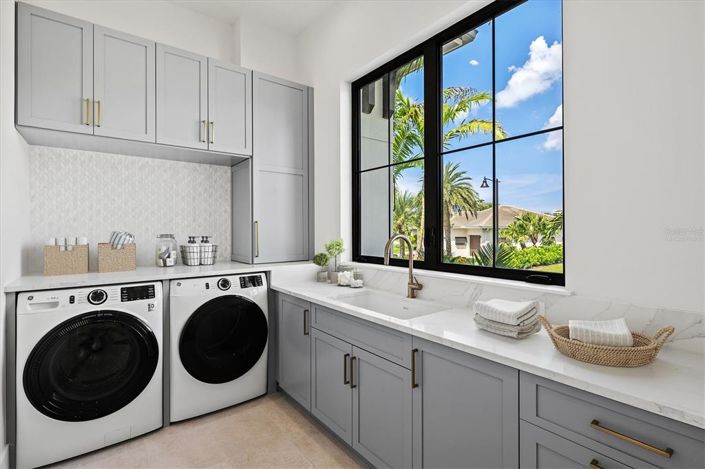 Image No.32-4 Bed Property for sale