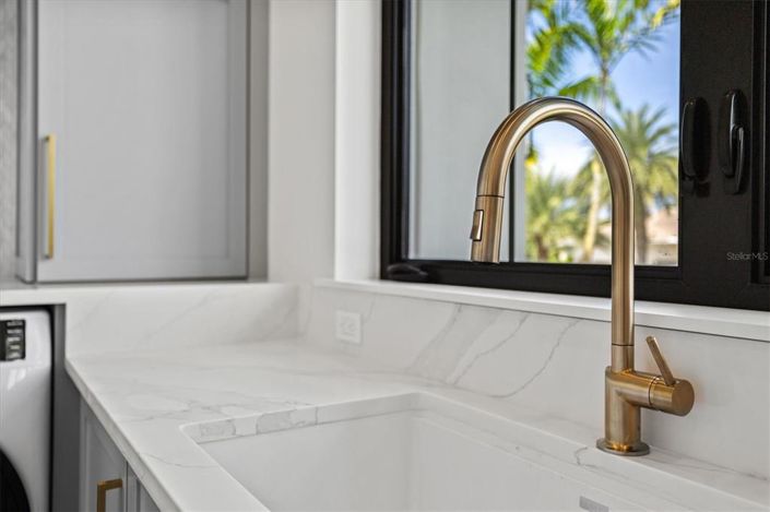 Image No.33-4 Bed Property for sale