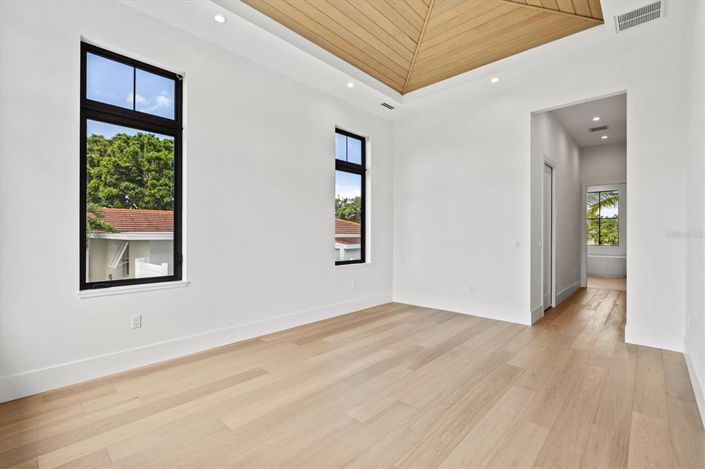 Image No.36-4 Bed Property for sale