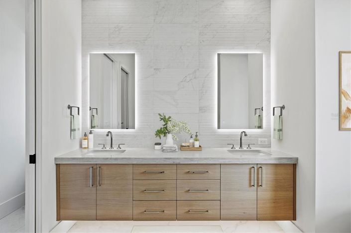 Image No.39-4 Bed Property for sale