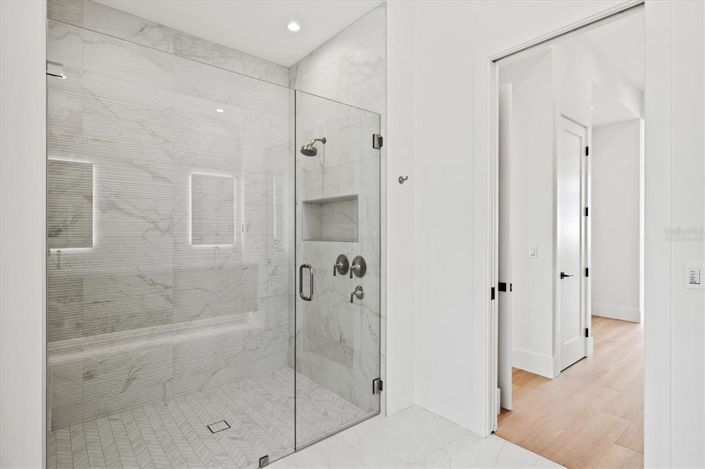 Image No.42-4 Bed Property for sale