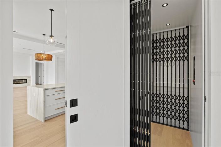 Image No.43-4 Bed Property for sale