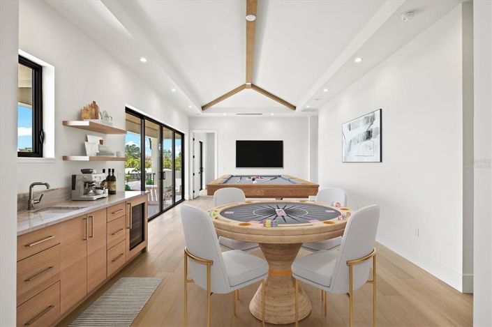 Image No.51-4 Bed Property for sale